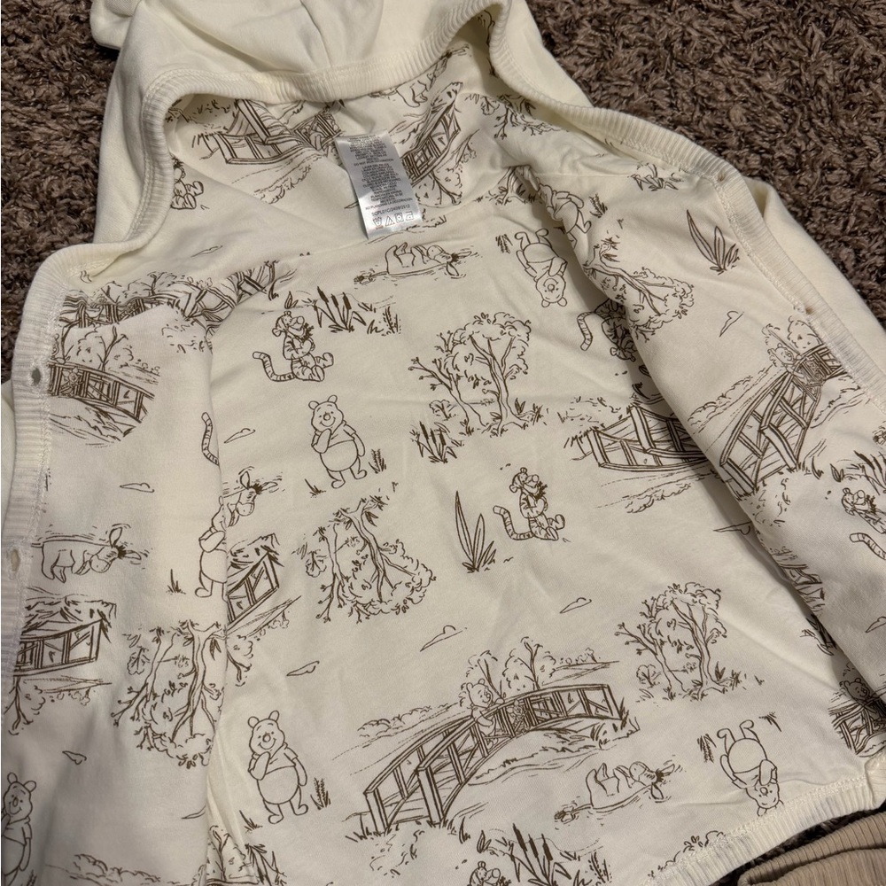 Winnie the Pooh Outfit - Picture 5 of 7